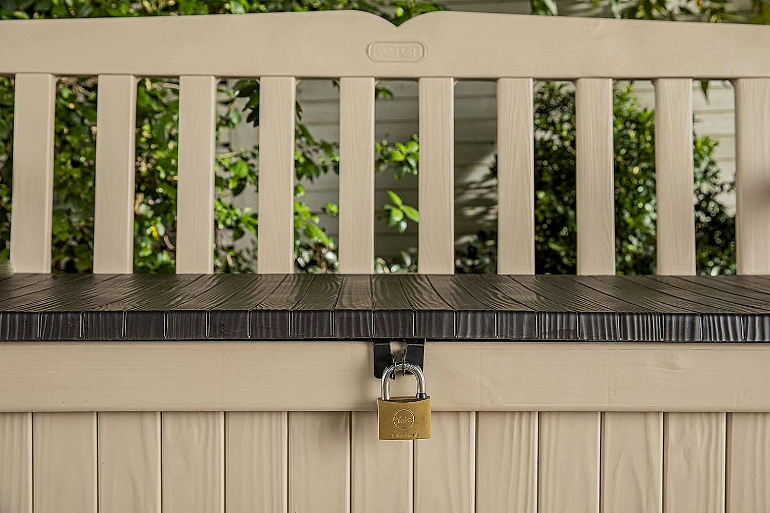 Keter Eden 265L storage bench in wood-look resin