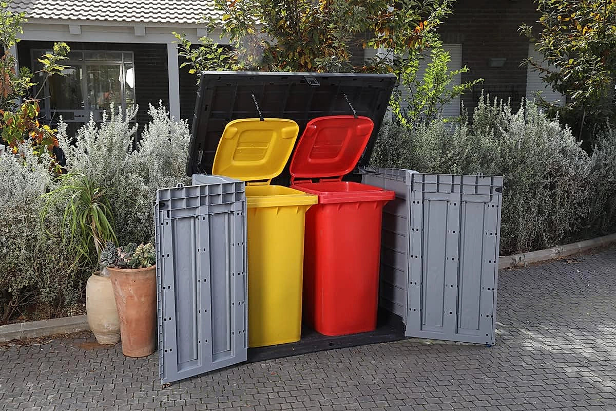 Keter Store It Out Pro storage shed with closed doors and lid